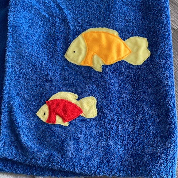 Company Kids Shark Hooded Bath Towel - Picture 2 of 7